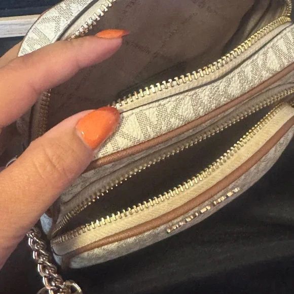 Michael Kors Jet Set Travel Medium Logo Crossbody NWOT - Picture 11 of 14